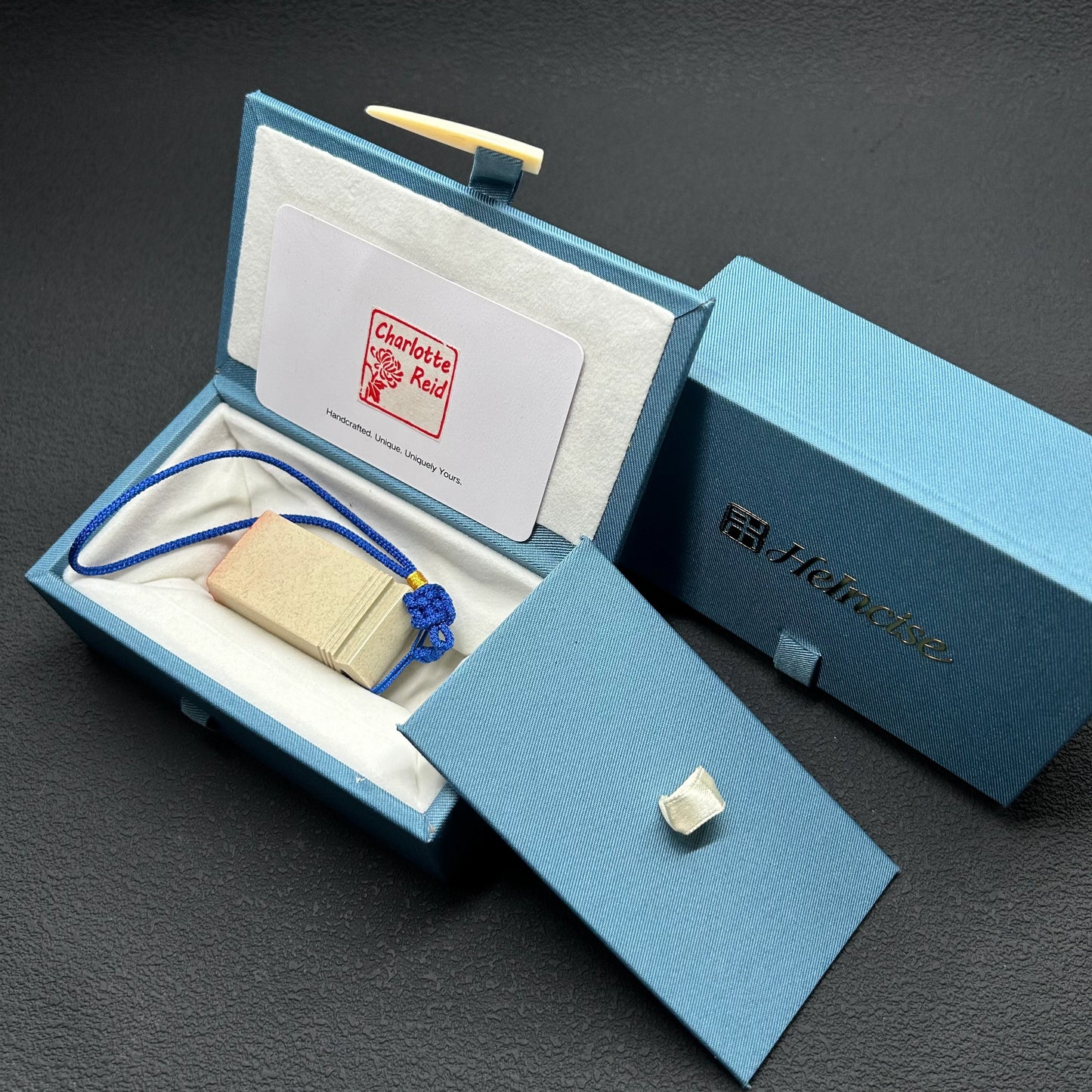 Xin Mine Arched Knob Square Seal